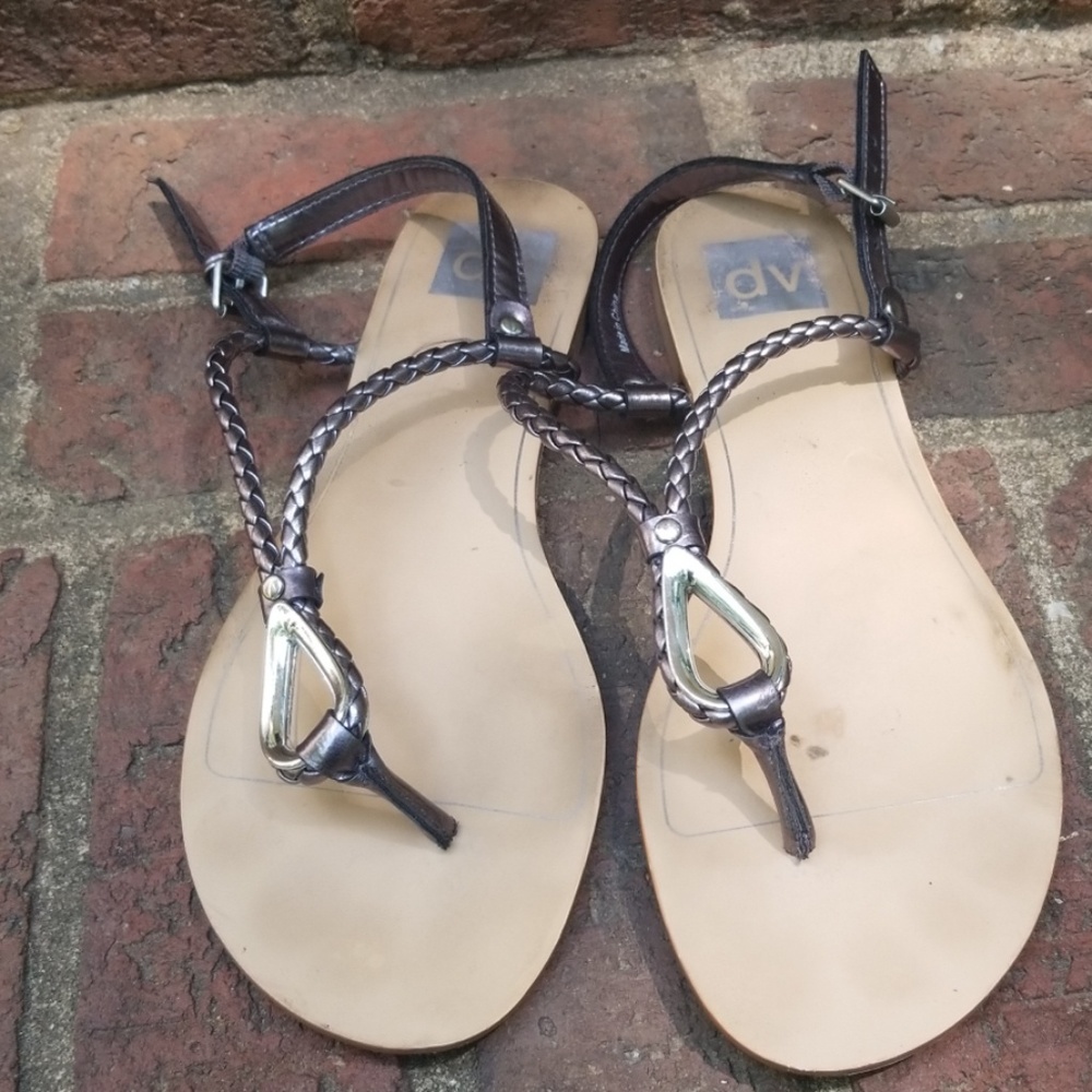 DV brand Thong prewrinkle color Sandals